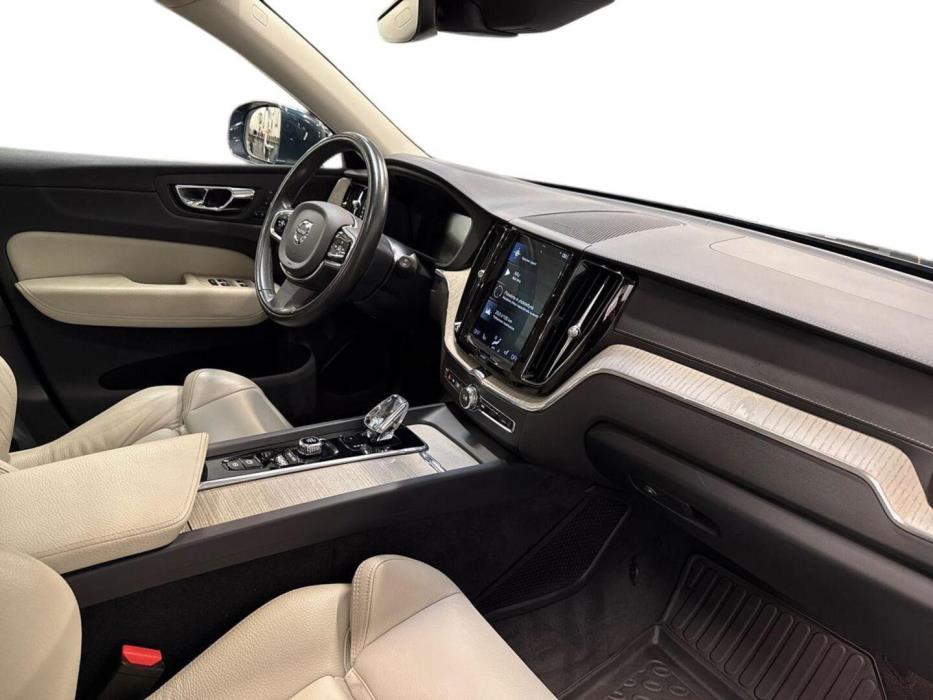 VOLVO XC60 2020