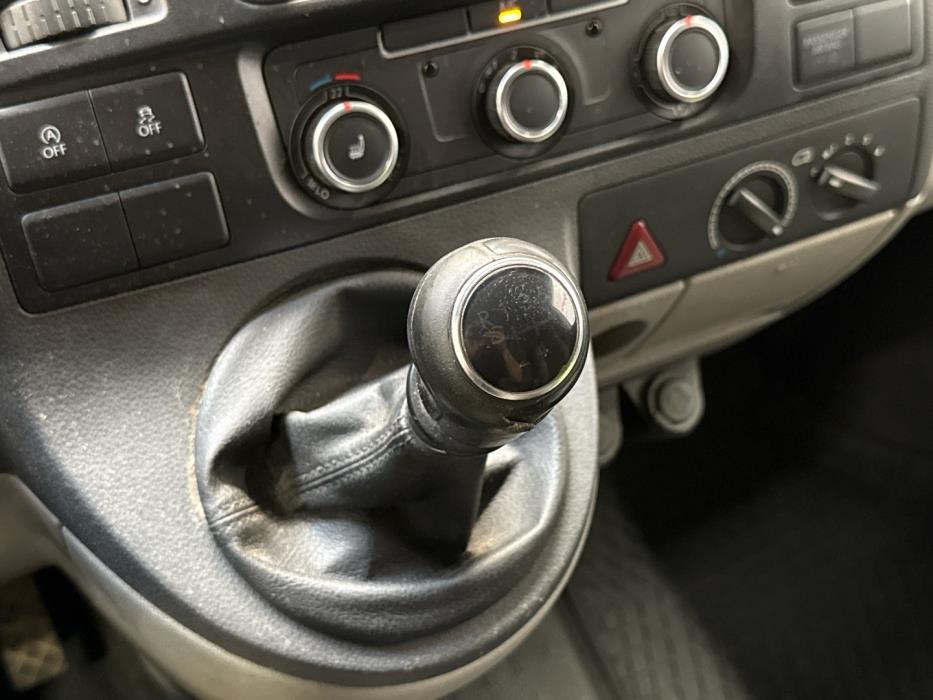 VOLKSWAGEN Transporter 2015