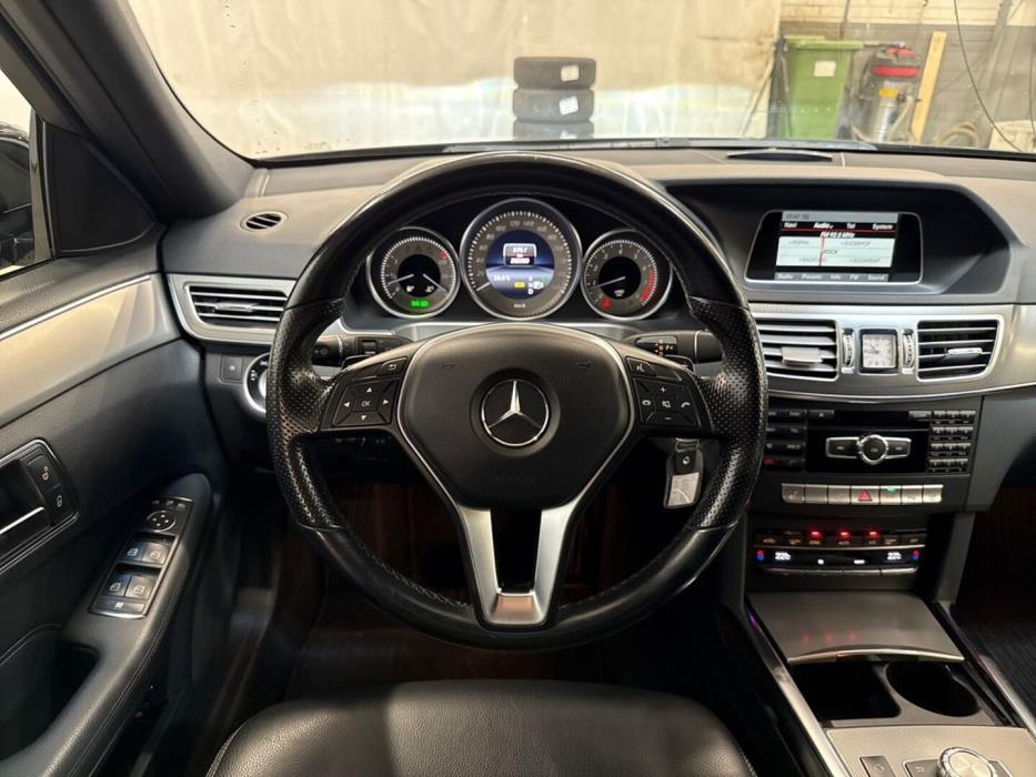 MERCEDES-BENZ E 2013