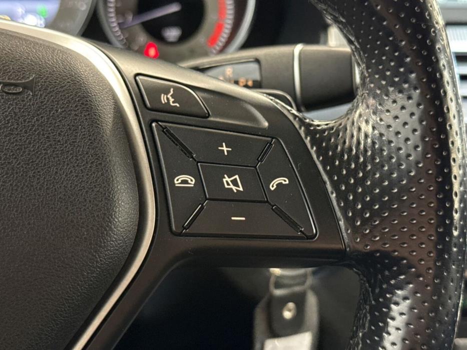 MERCEDES-BENZ E 2013