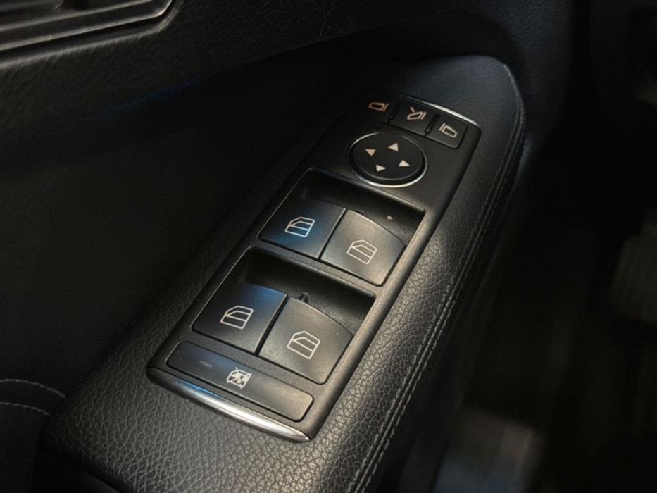 MERCEDES-BENZ E 2013