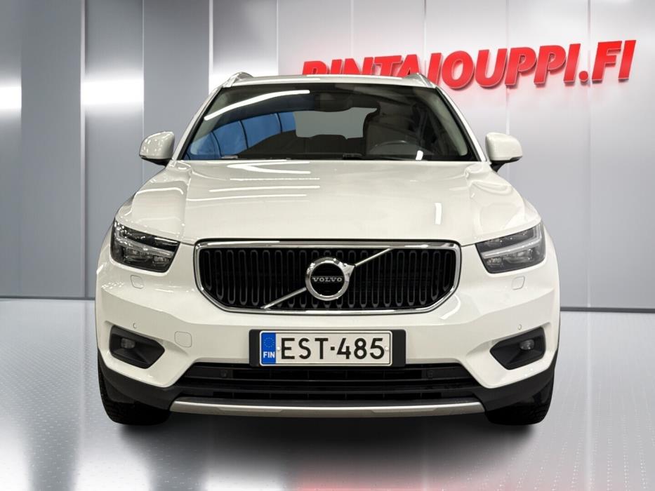 VOLVO XC40 2021