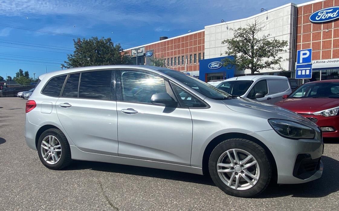 BMW 218 2021