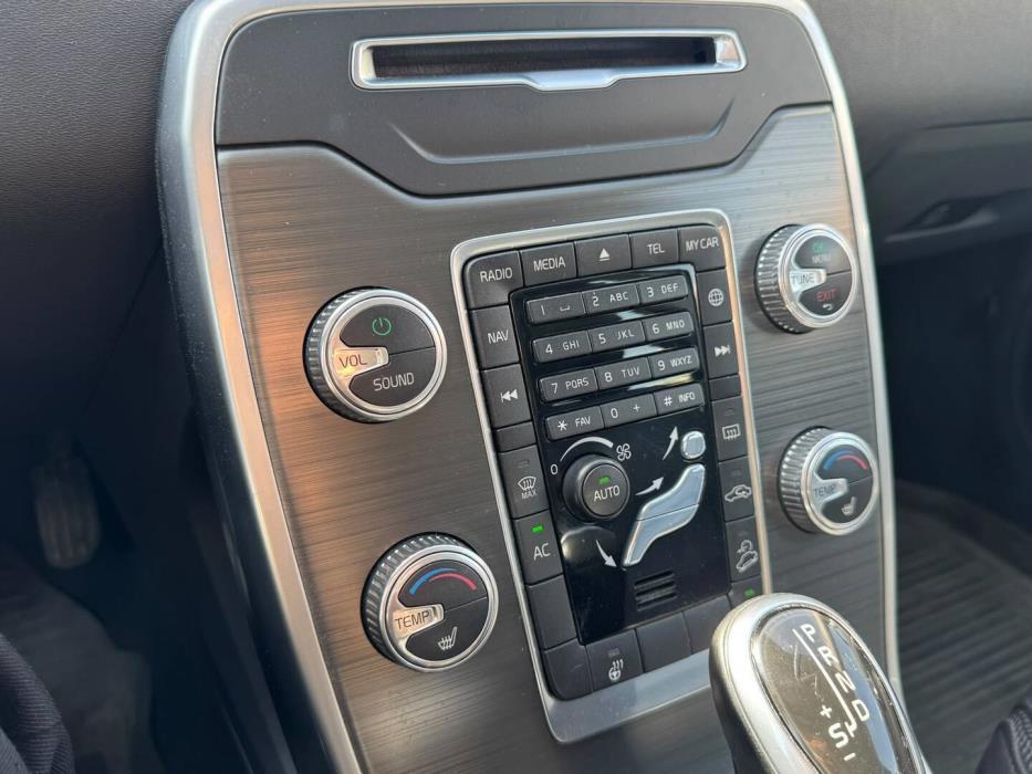 VOLVO XC70 2014