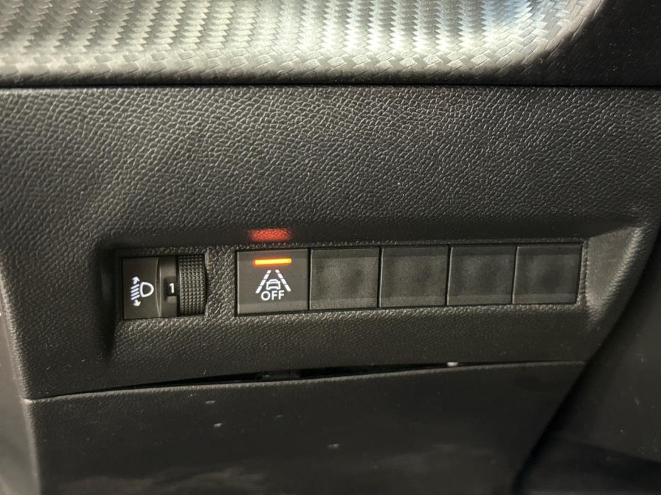 PEUGEOT 2008 2021