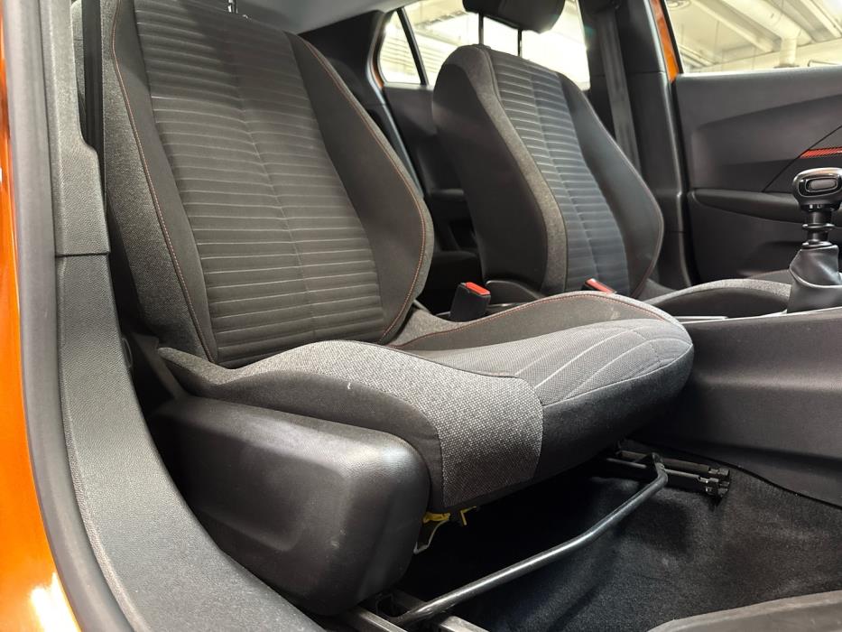 PEUGEOT 2008 2021