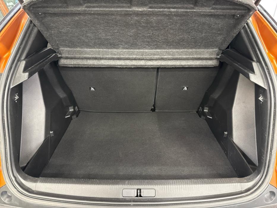 PEUGEOT 2008 2021