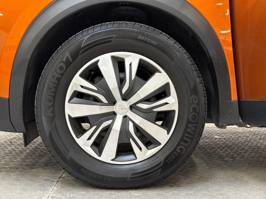 PEUGEOT 2008 2021