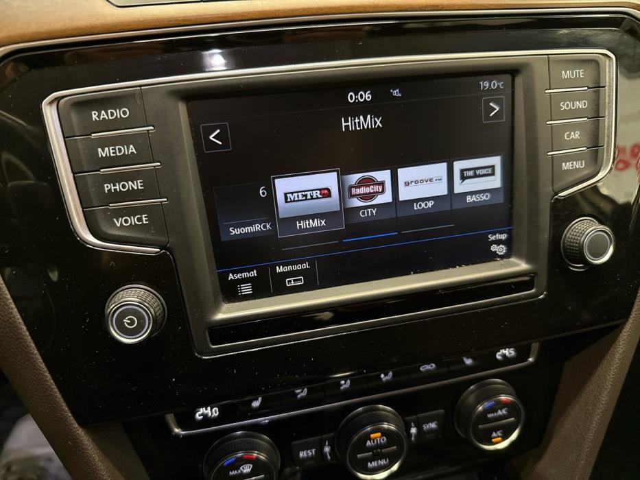 VOLKSWAGEN Passat 2016