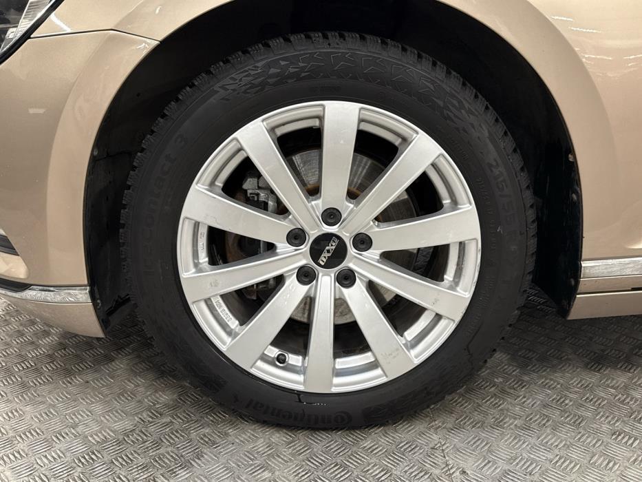 VOLKSWAGEN Passat 2016