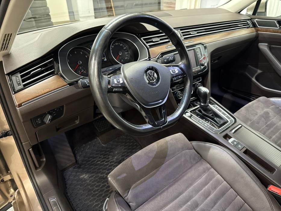 VOLKSWAGEN Passat 2016