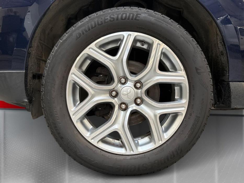 MITSUBISHI Outlander 2012