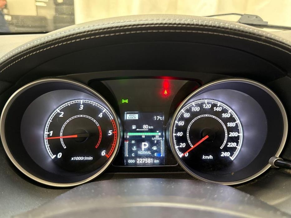 MITSUBISHI Outlander 2012