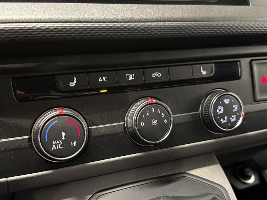 VOLKSWAGEN Transporter 2023