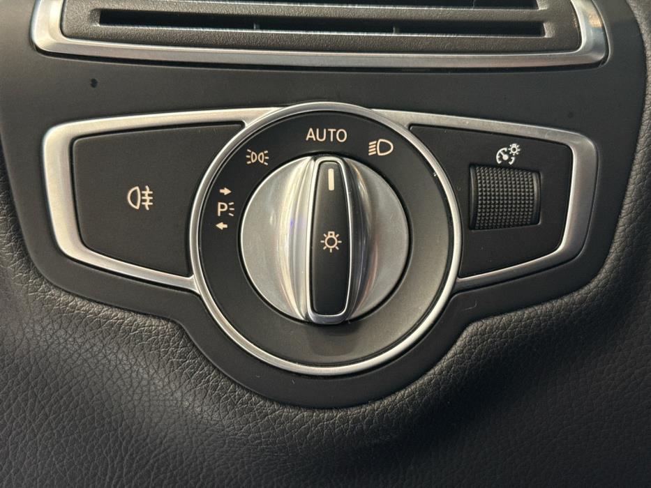 MERCEDES-BENZ C 2021