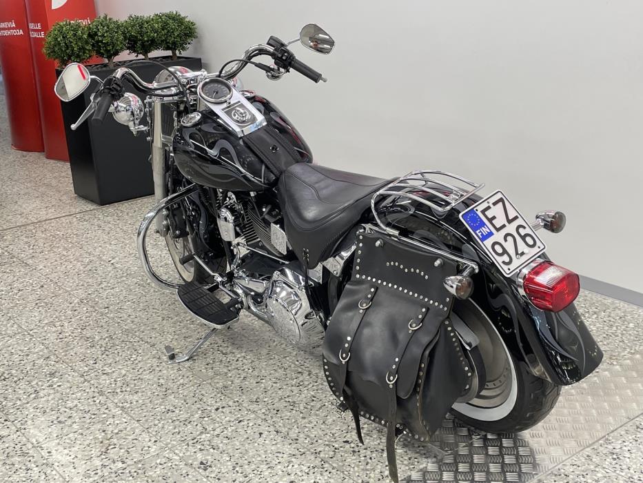 HARLEY-DAVIDSON SOFTAIL 2004