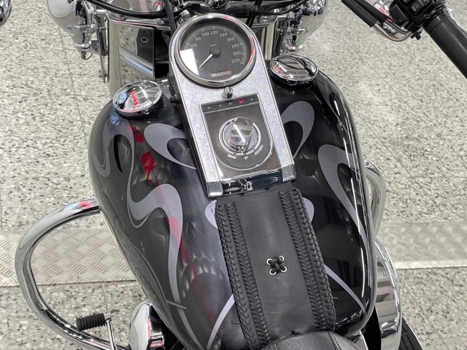 HARLEY-DAVIDSON SOFTAIL 2004