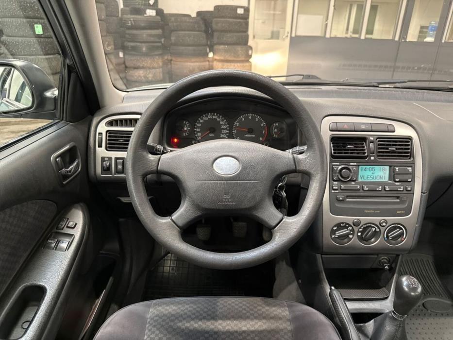 TOYOTA Avensis 2001