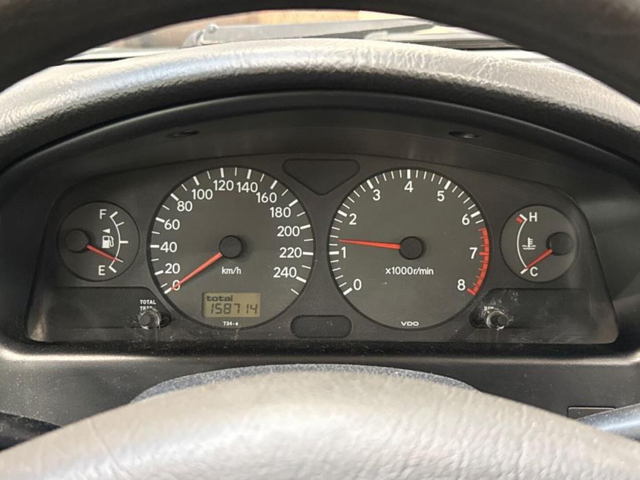 TOYOTA Avensis 2001