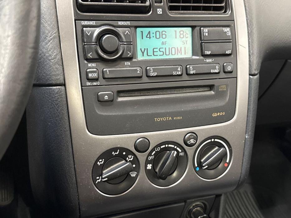 TOYOTA Avensis 2001
