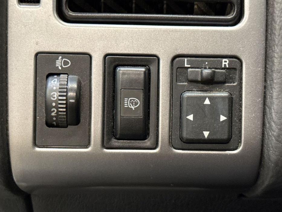 TOYOTA Avensis 2001