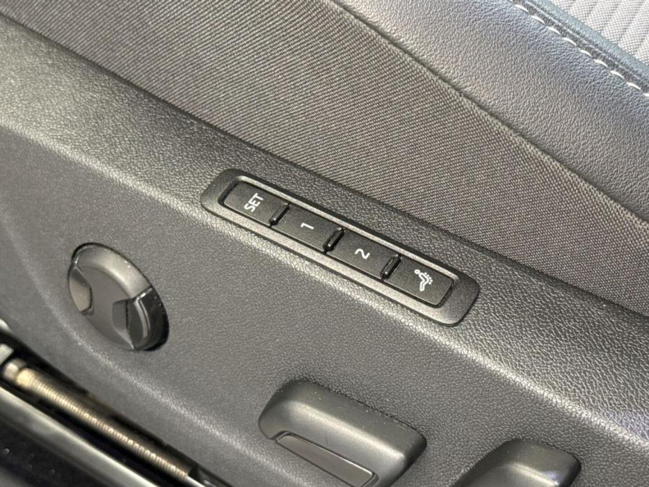 SKODA Enyaq 2023