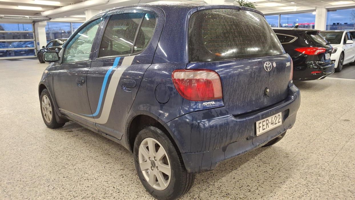 TOYOTA Yaris 2001
