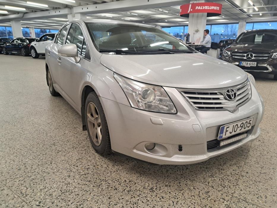 TOYOTA Avensis 2011