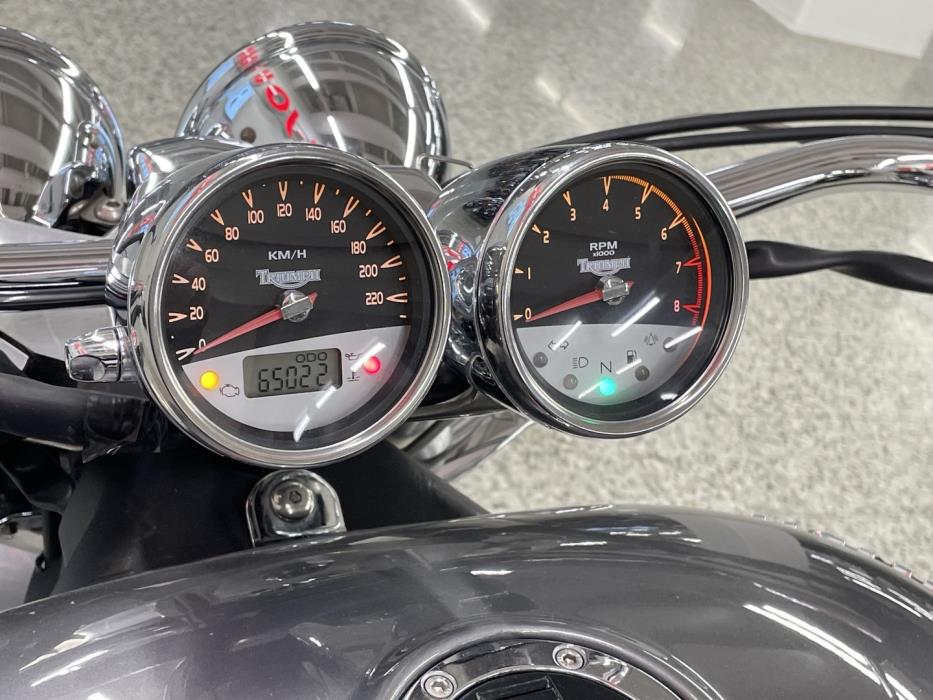 TRIUMPH ROCKET III 2006