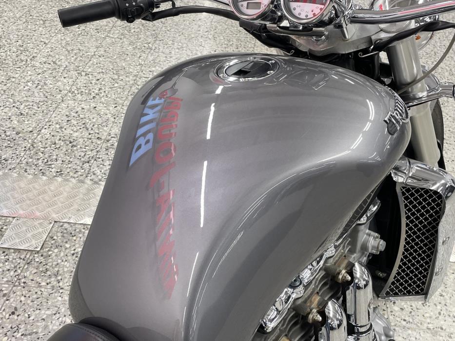 TRIUMPH ROCKET III 2006