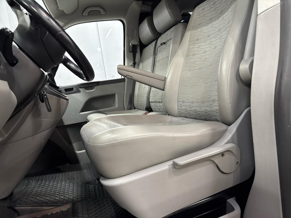 VOLKSWAGEN Transporter 2011