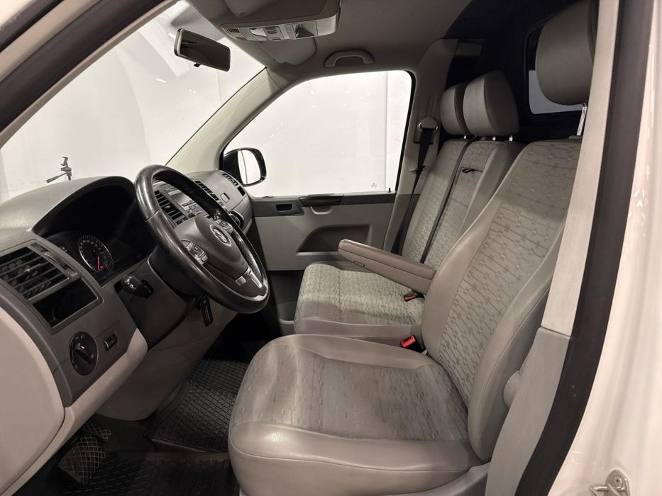 VOLKSWAGEN Transporter 2011