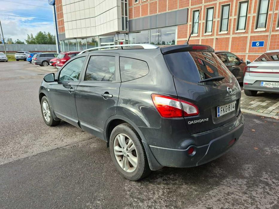 NISSAN Qashqai+2 2012