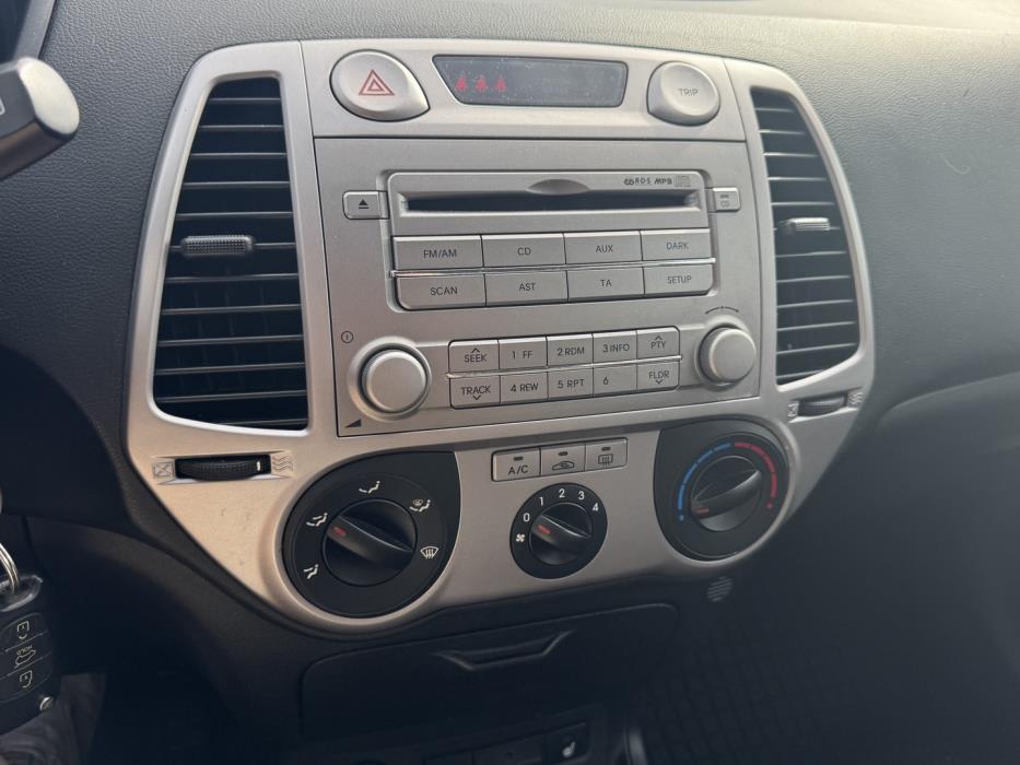 HYUNDAI i20 2011