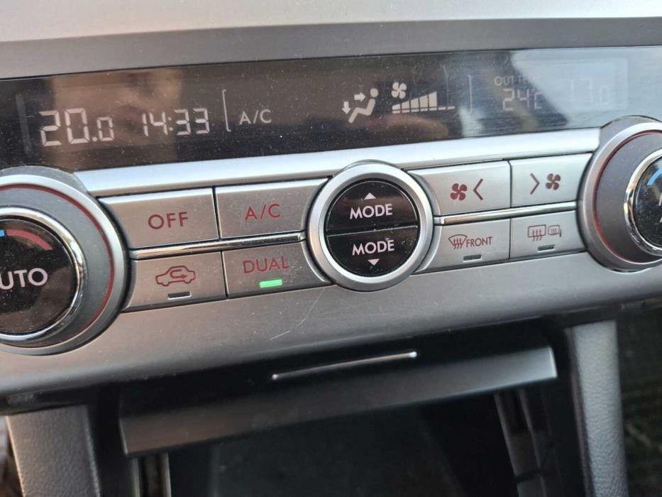 SUBARU Outback 2016