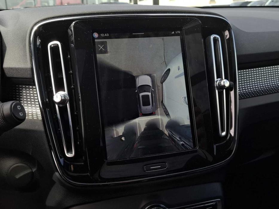 VOLVO XC40 2022