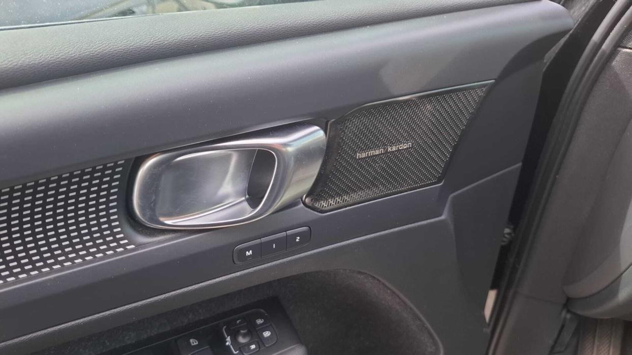 VOLVO XC40 2022