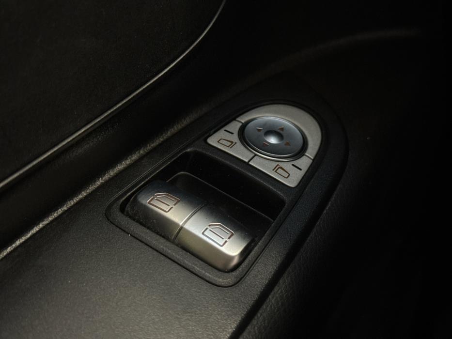 MERCEDES-BENZ Vito 2022