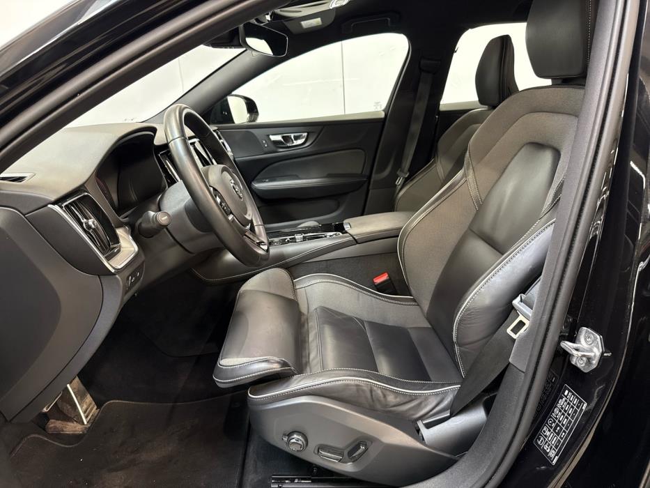 VOLVO V60 2022