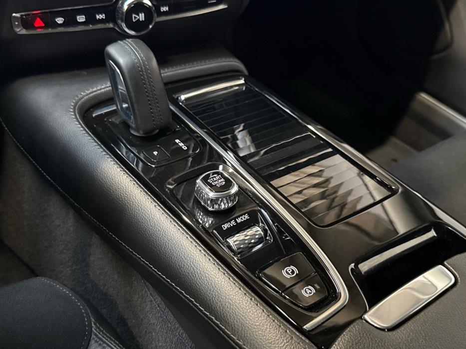VOLVO V60 2020