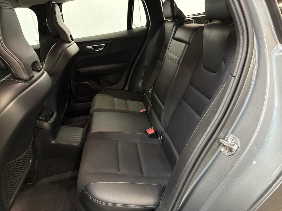 VOLVO V60 2020