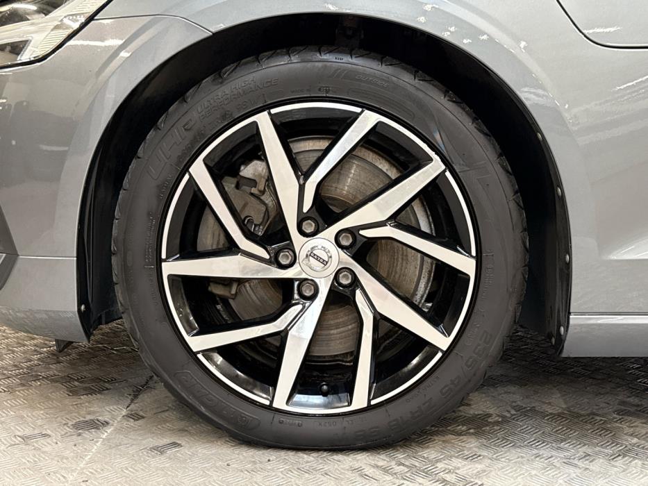 VOLVO V60 2020