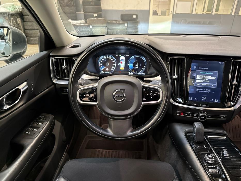 VOLVO V60 2020