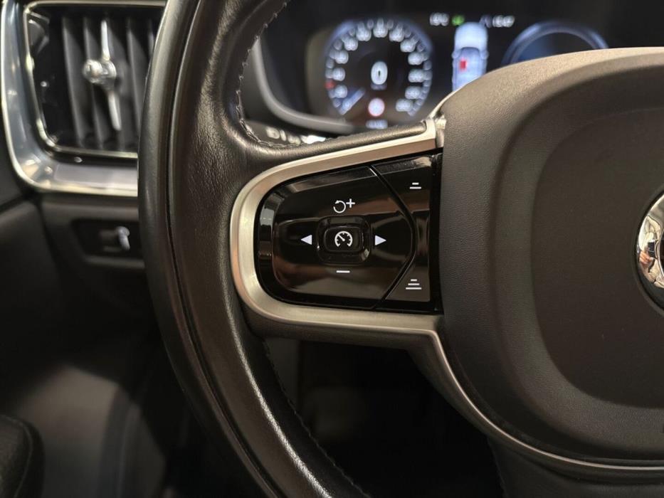 VOLVO V60 2020