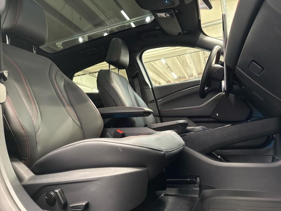 FORD Mustang Mach-E 2025