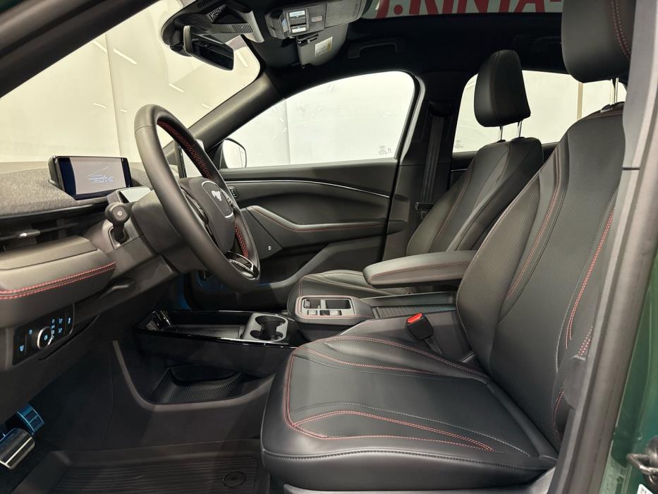 FORD Mustang Mach-E 2025