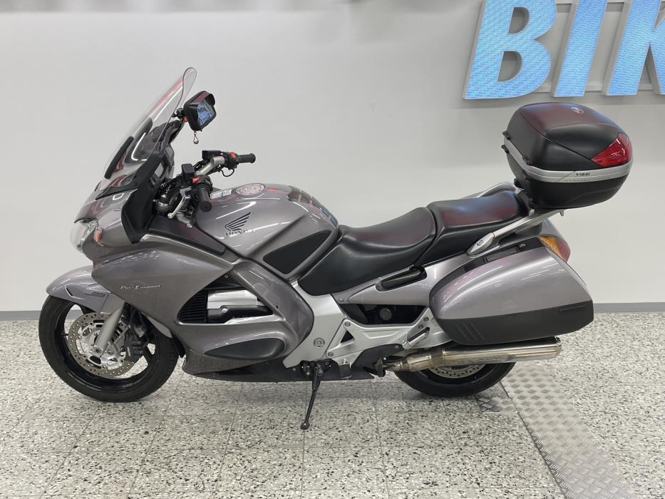 HONDA ST 2002
