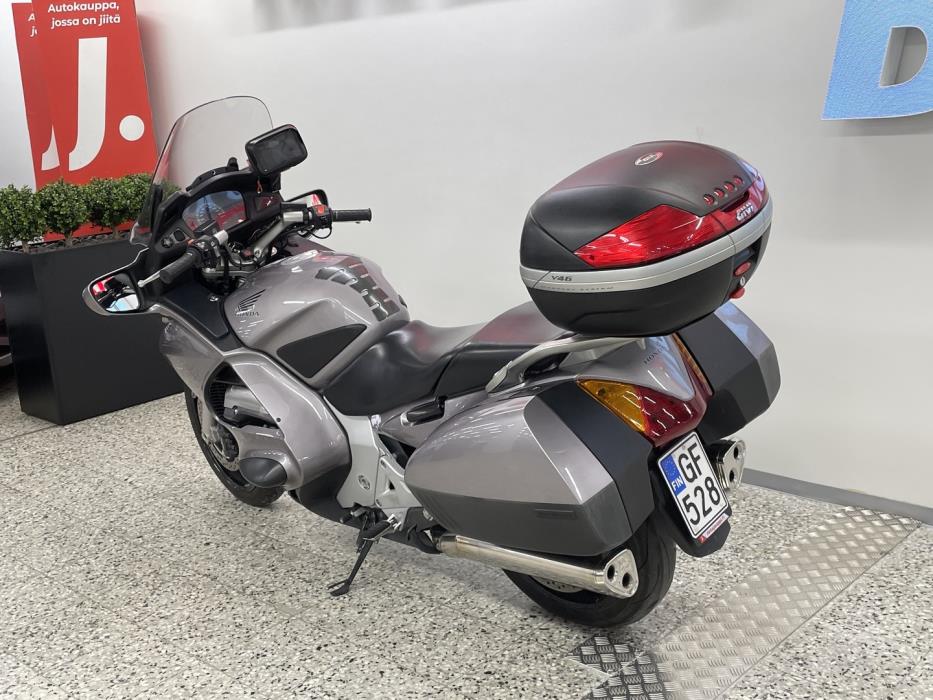 HONDA ST 2002