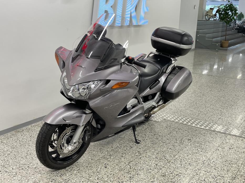 HONDA ST 2002