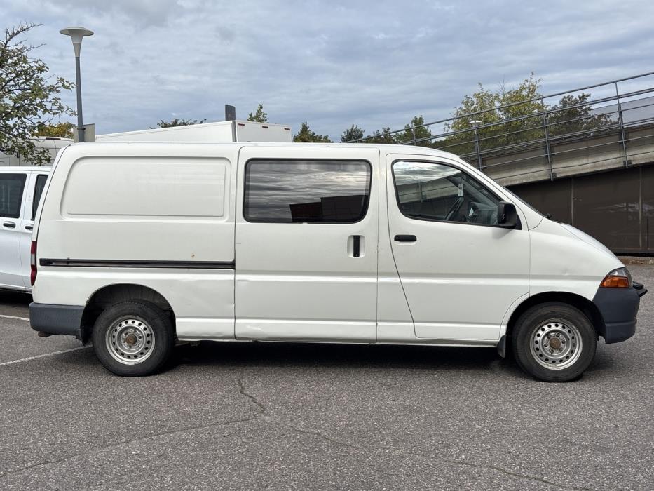 TOYOTA Hiace 2006